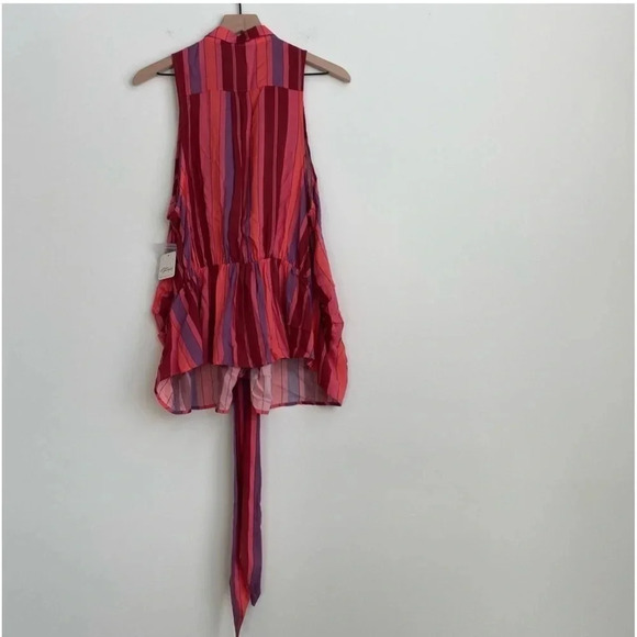 NWT Free People Mackenzie Wrap Button-Up Sleeveless Top
Floral Combo OB1314283 - Picture 11 of 12